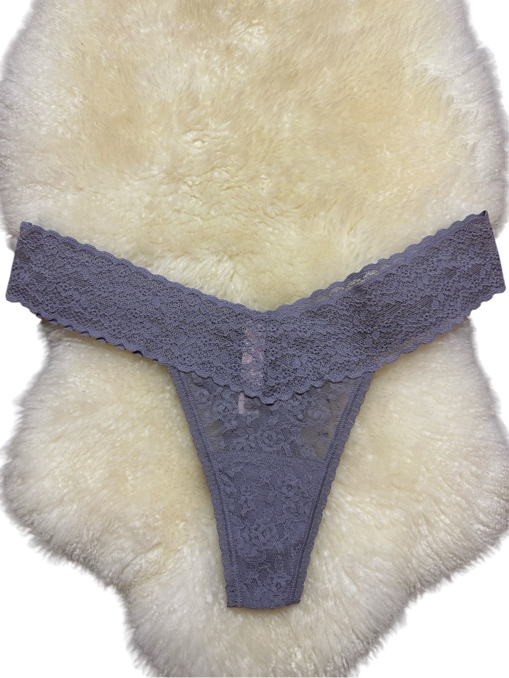 Victoria's Secret Lace V-Front Thong in Dusty Lavender